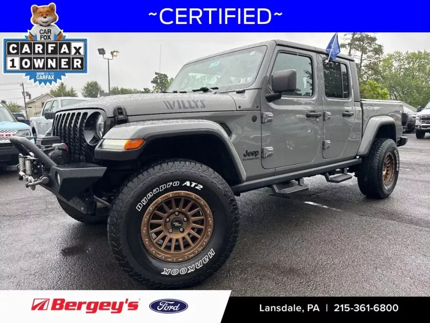 2021 Jeep Gladiator Willys photo 1