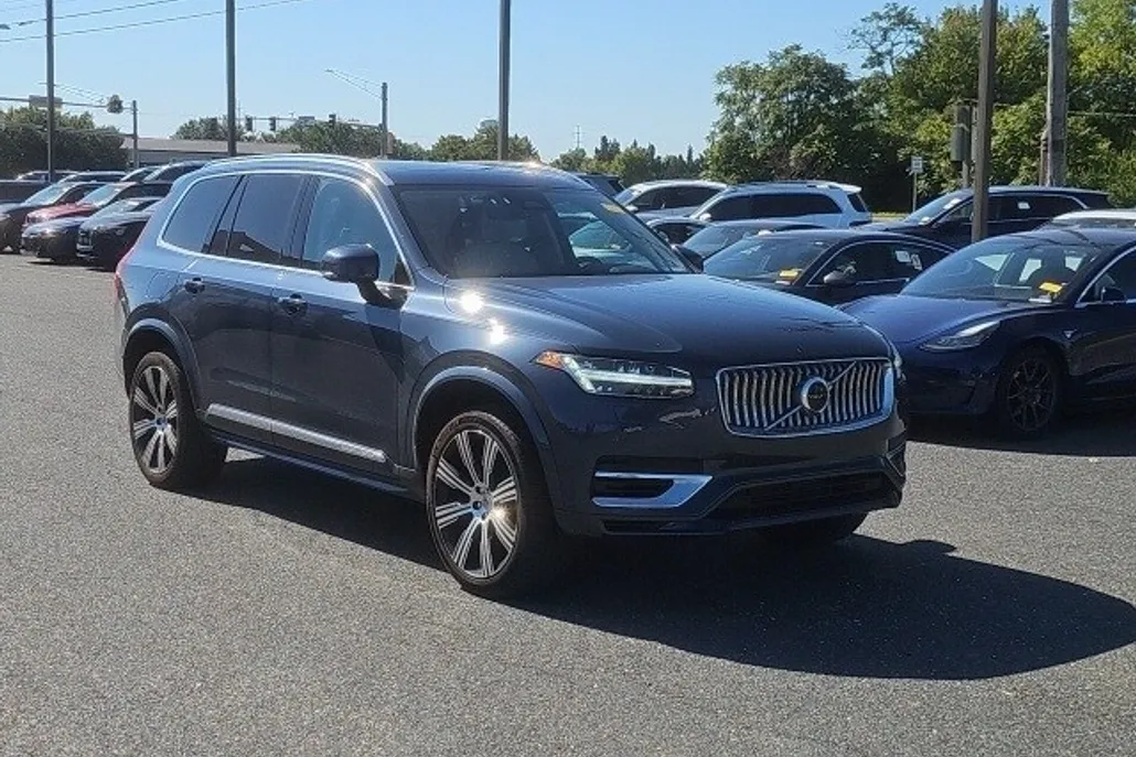 2023 Volvo XC90 Recharge T8 Plus photo 1