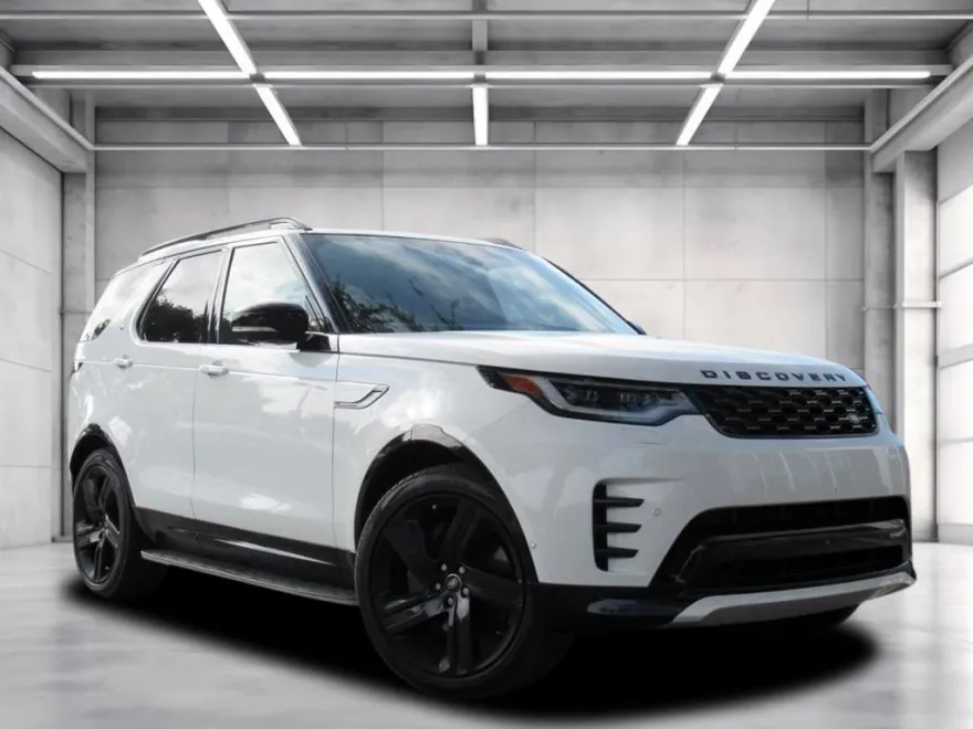 2024 Land Rover Discovery SE photo 1
