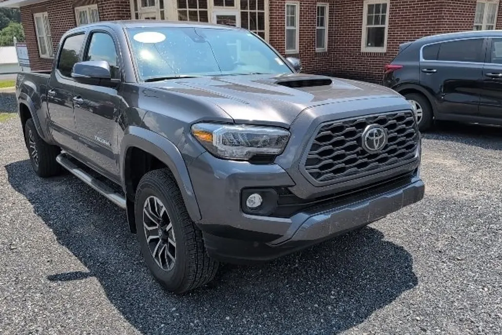 2022 Toyota Tacoma TRD Sport photo 1