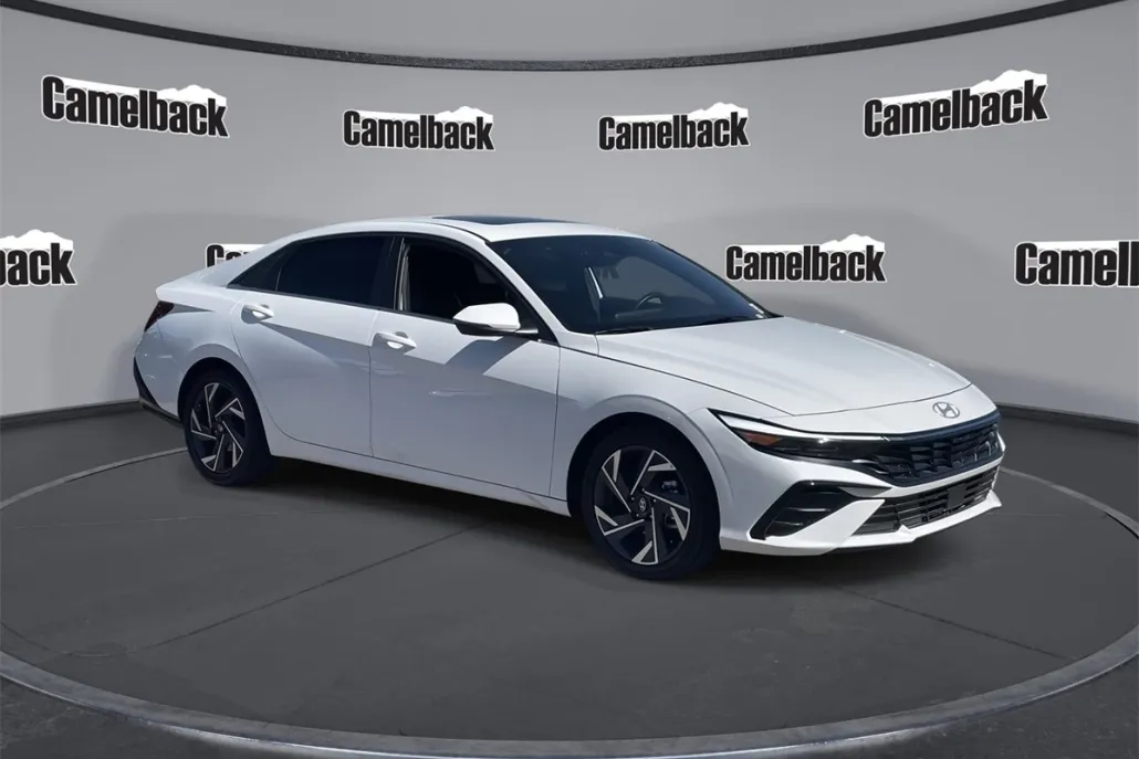 2025 Hyundai Elantra Hybrid photo 1