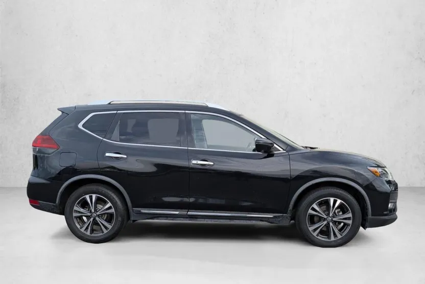 2018 Nissan Rogue SL photo 1