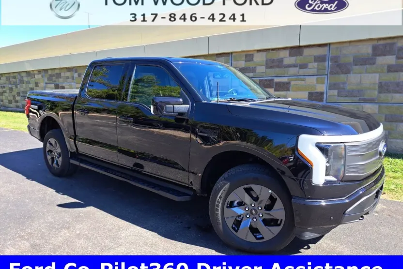 2022 Ford F-150 Lightning Lariat photo 1