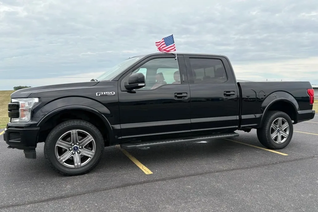 2018 Ford F-150 Lariat photo 1