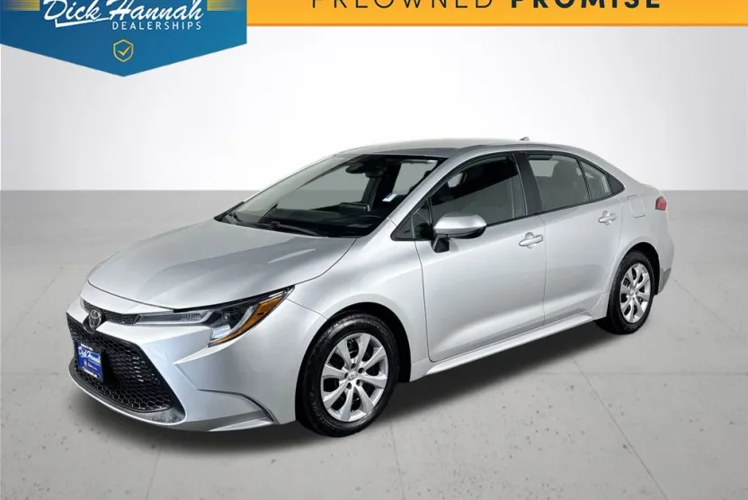 2020 Toyota Corolla LE photo 1