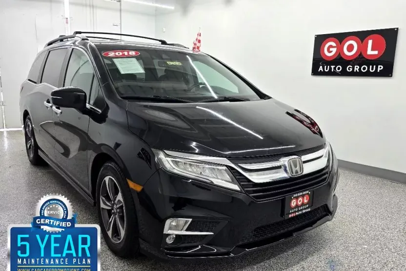 2018 Honda Odyssey Touring photo 1