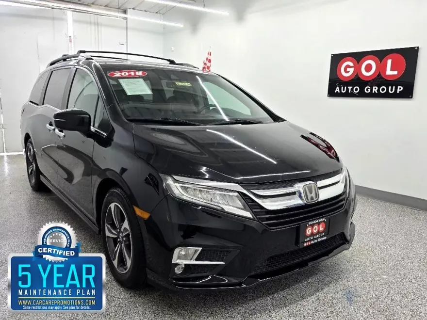 2018 Honda Odyssey Touring photo 1