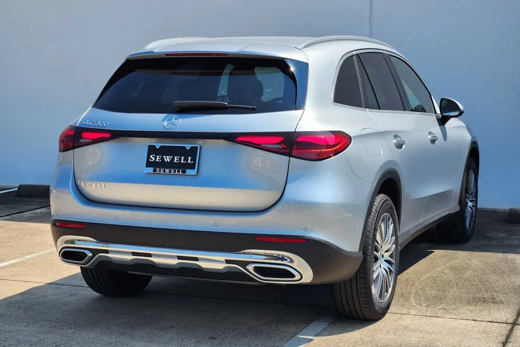 2026 Mercedes Benz GLC 300 photo 1