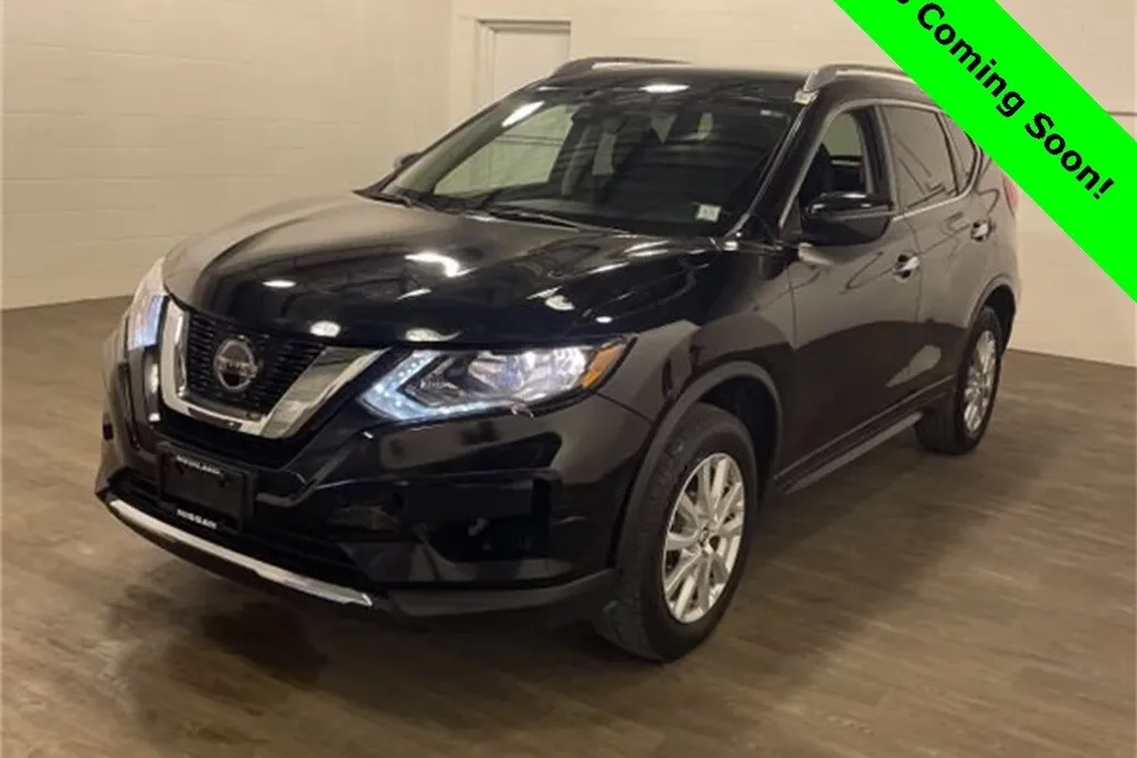 2020 Nissan Rogue SV photo 1