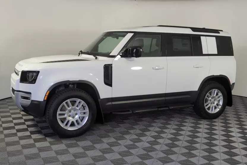 2025 Land Rover Defender S photo 1