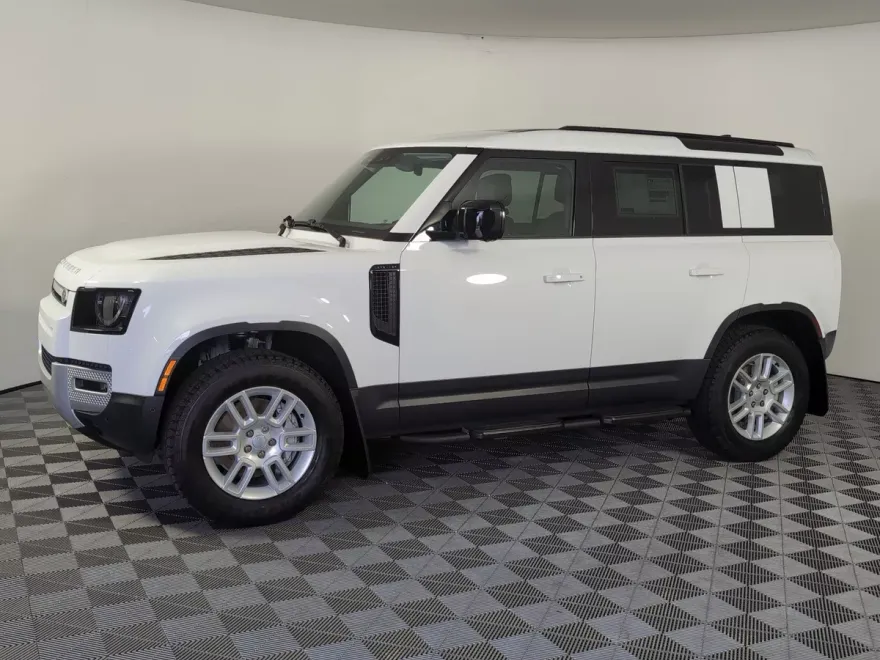 2025 Land Rover Defender S photo 1