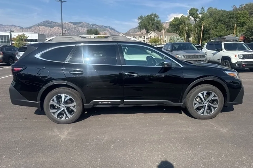 2020 Subaru Outback Touring XT photo 1