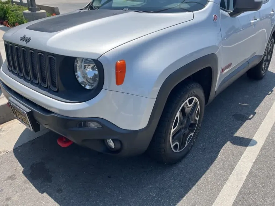 2015 Jeep Renegade Trailhawk photo 1
