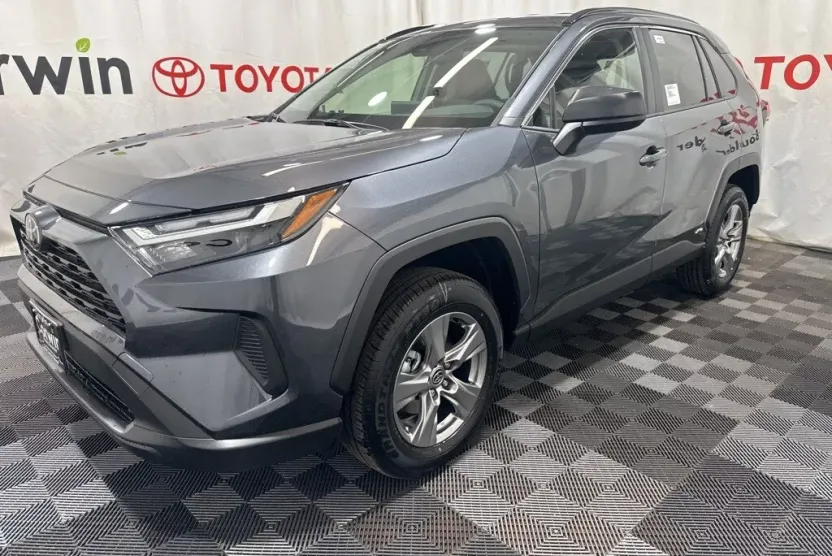 2025 Toyota RAV4 Hybrid LE photo 1