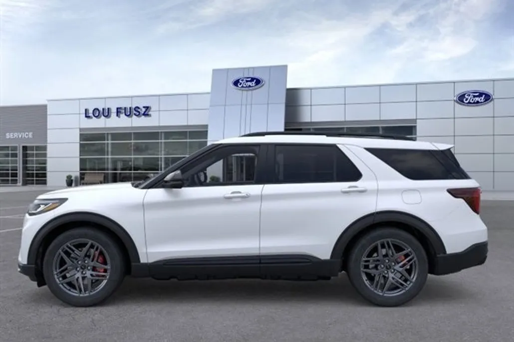 2025 Ford Explorer ST photo 1
