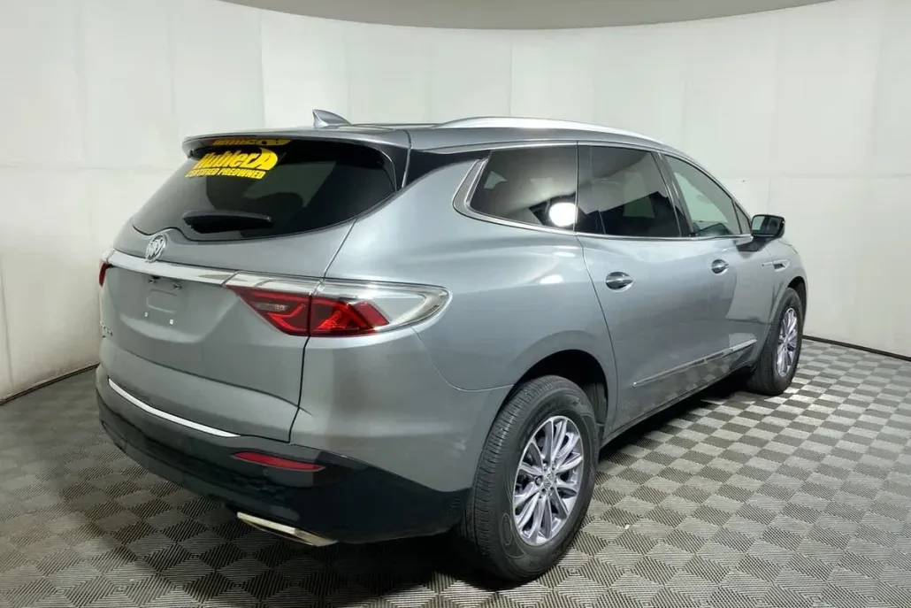2024 Buick Enclave Essence photo 1