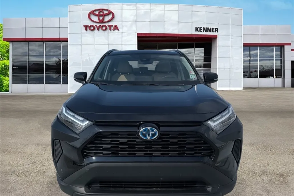 2022 Toyota RAV4 Hybrid XLE photo 1