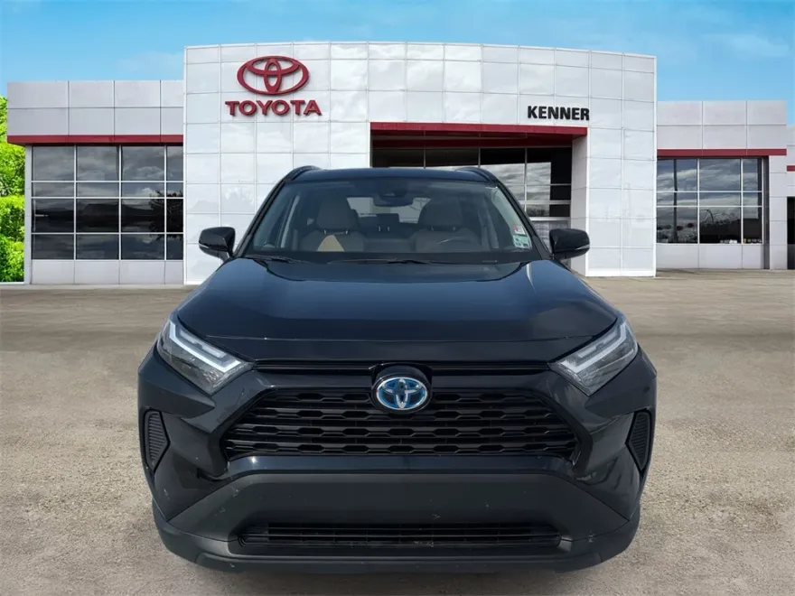 2022 Toyota RAV4 Hybrid XLE photo 1