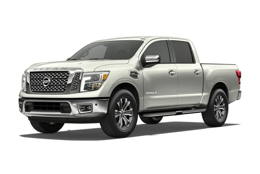 2017 Nissan Titan SL photo 1