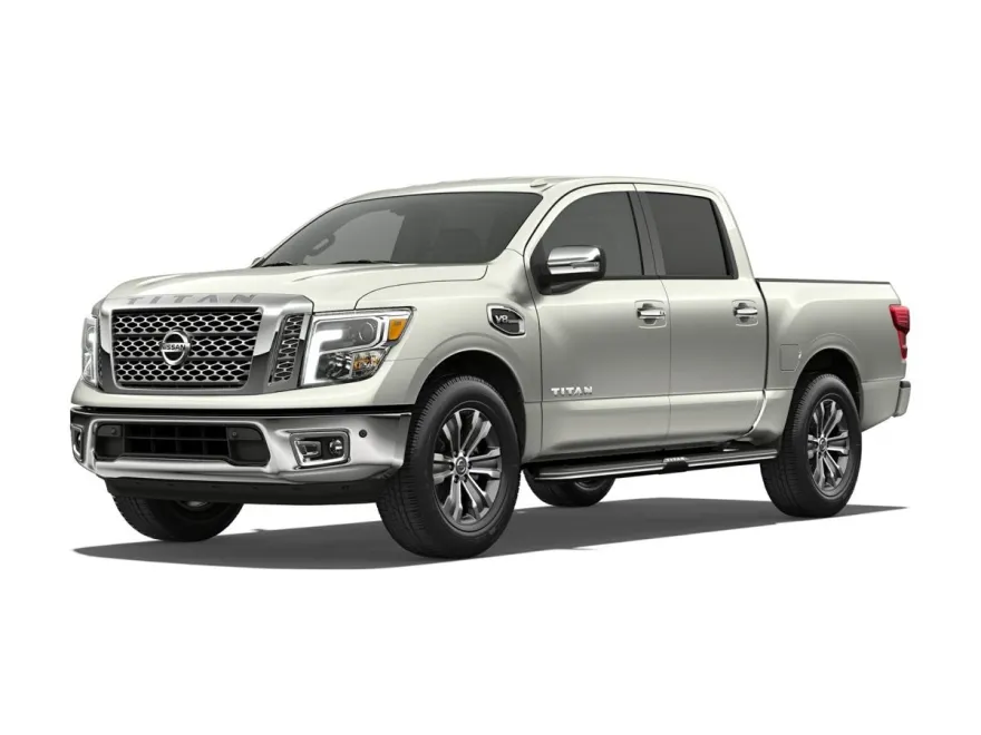 2017 Nissan Titan SL photo 1