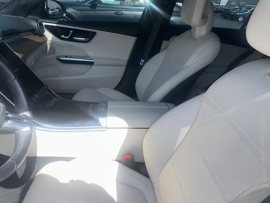 2024 Mercedes Benz C 300 photo 1