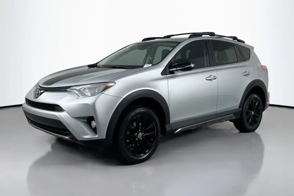 2018 Toyota RAV4 XLE photo 1