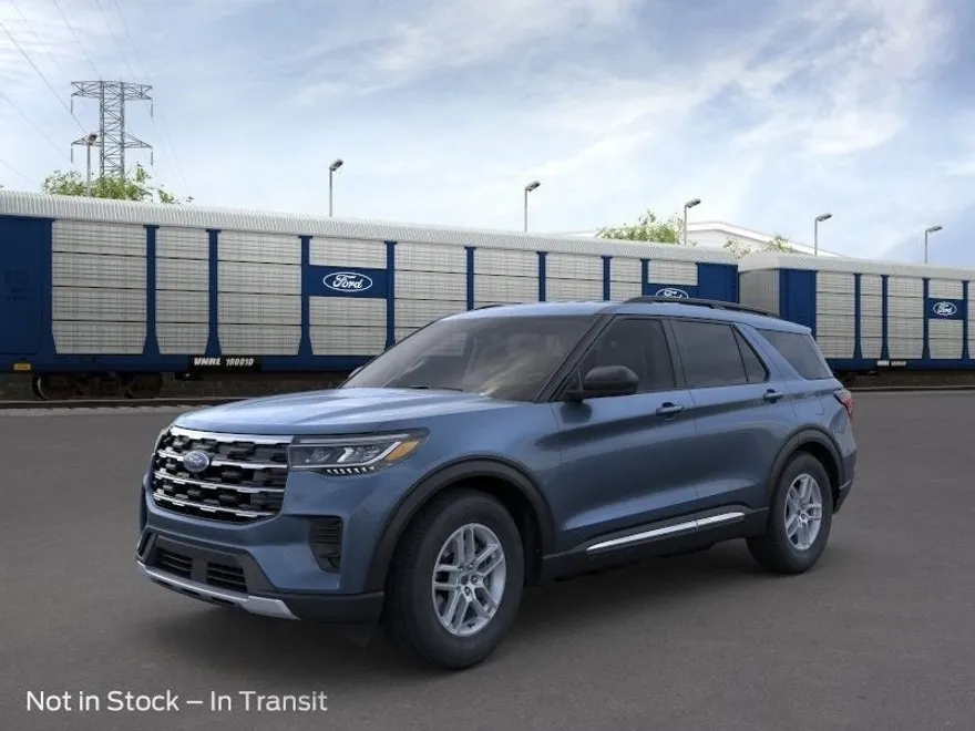 2025 Ford Explorer photo 1