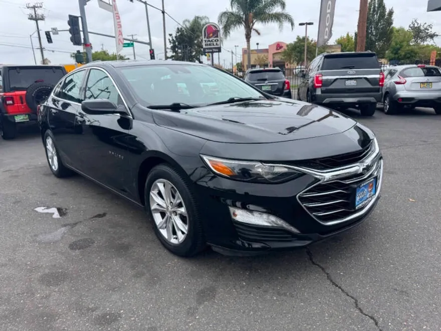 2019 Chevrolet Malibu 1LT photo 1