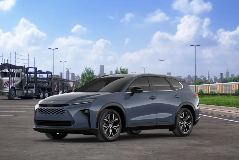 2025 Toyota Crown Signia XLE photo 1