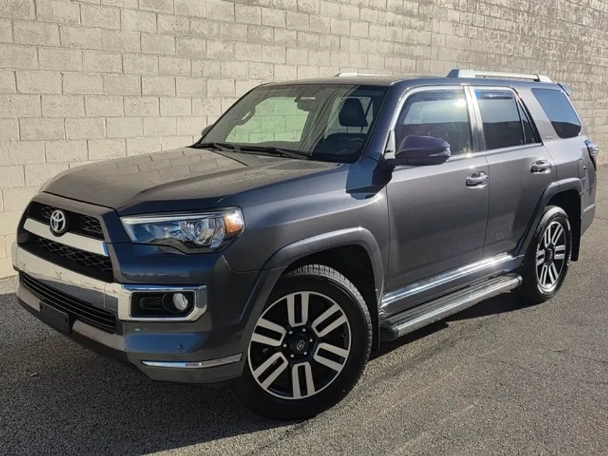 2016 Toyota 4Runner Limited photo 1