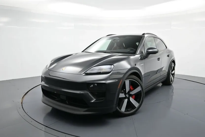 2025 Porsche Macan Electric photo 1