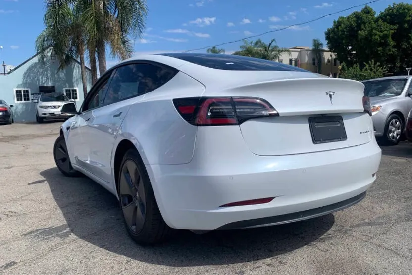 2022 Tesla Model 3 Long Range photo 1