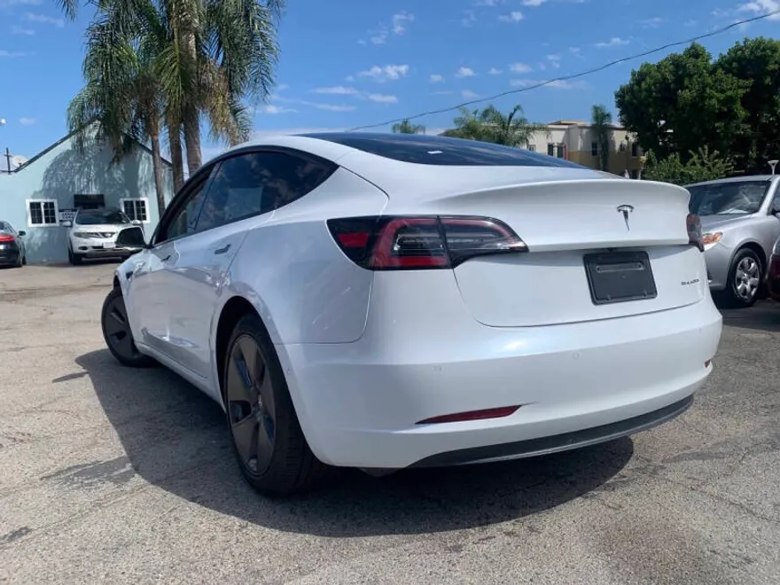 2022 Tesla Model 3 Long Range photo 1