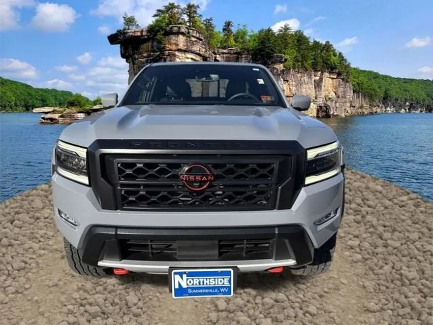 2022 Nissan Frontier PRO-4X photo 1