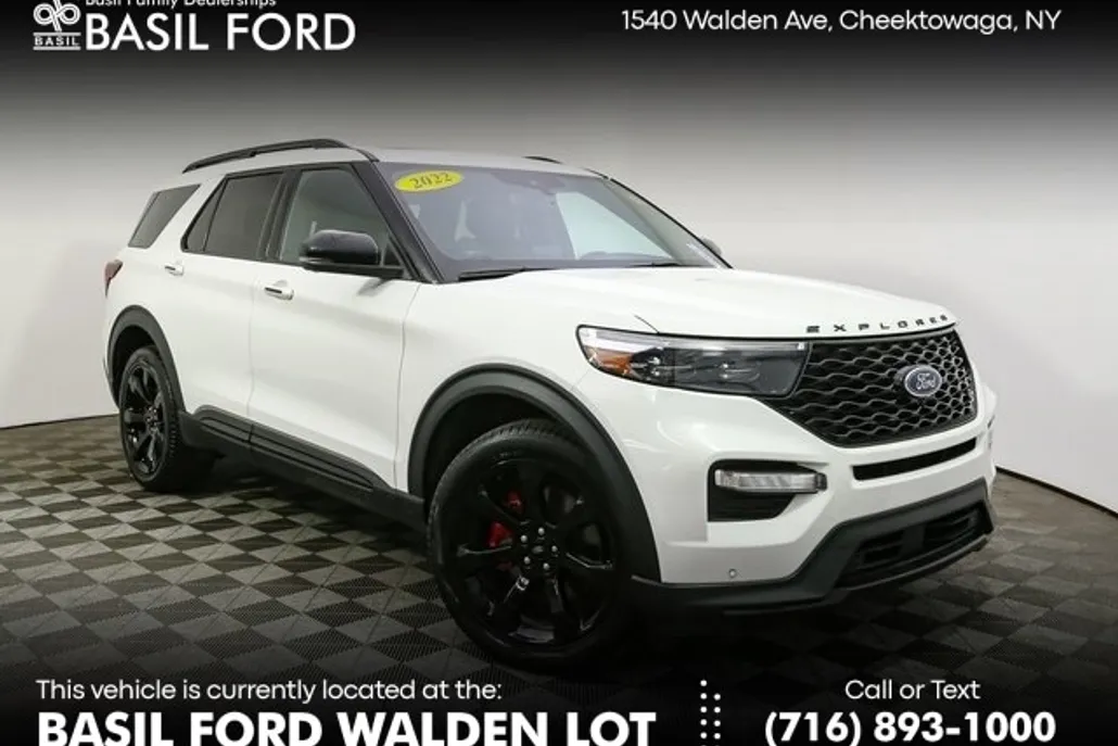 2022 Ford Explorer ST photo 1