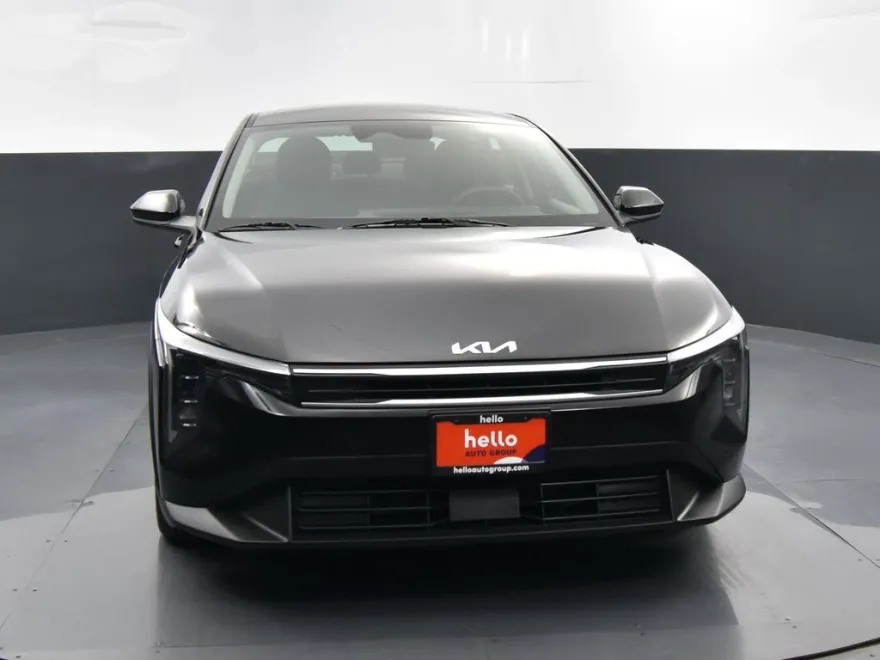2025 Kia K4 LXS photo 1