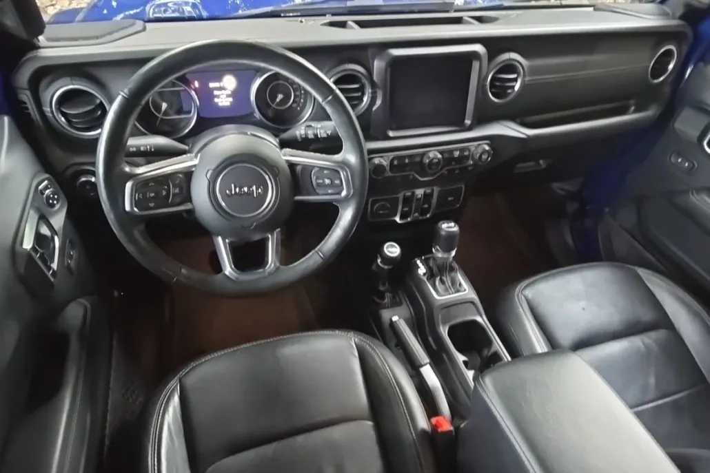 2018 Jeep Wrangler Unlimited Sahara photo 1