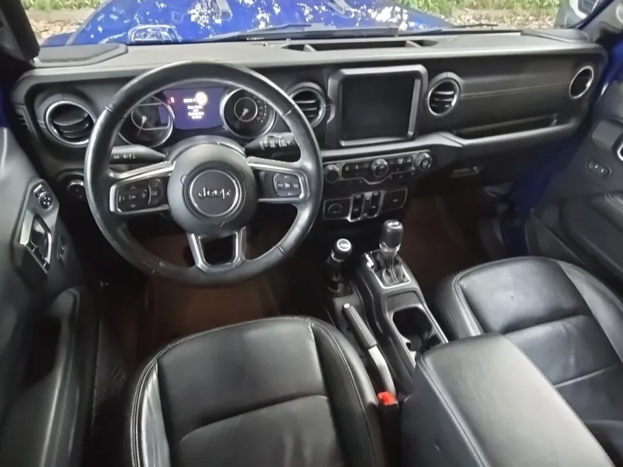 2018 Jeep Wrangler Unlimited Sahara photo 1