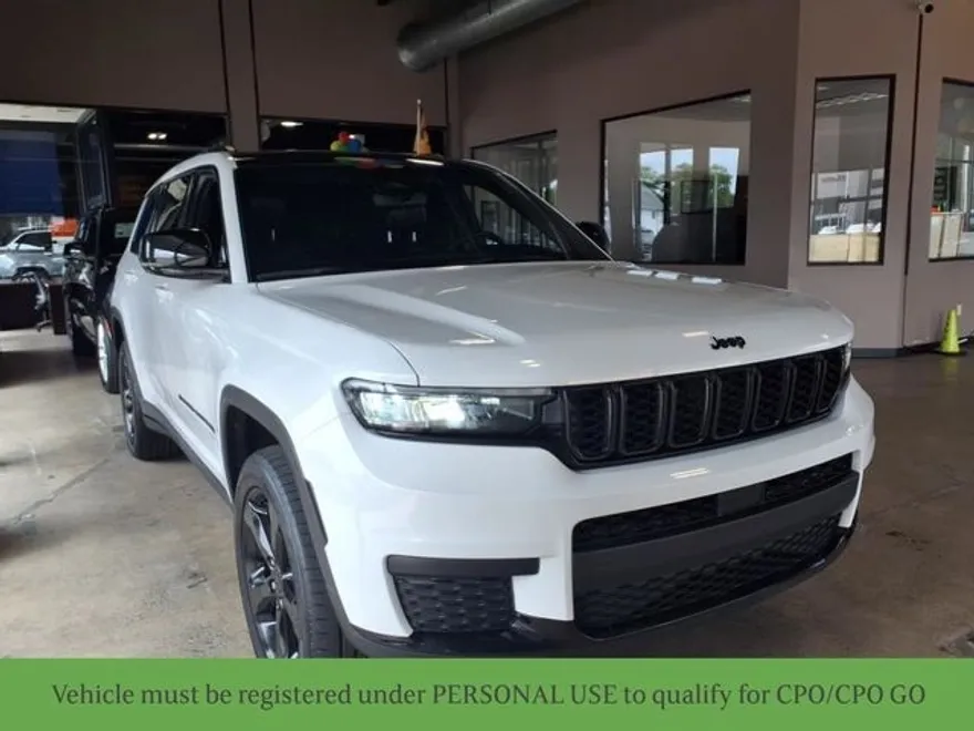2023 Jeep Grand Cherokee Altitude photo 1