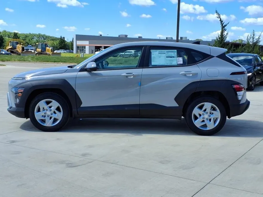 2026 Hyundai Kona SE photo 1