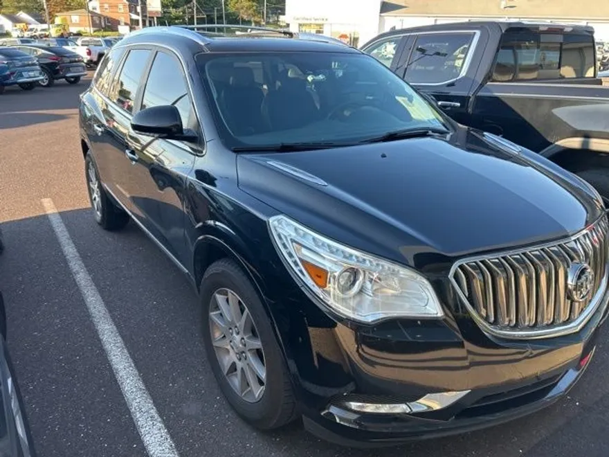 2017 Buick Enclave Leather photo 1