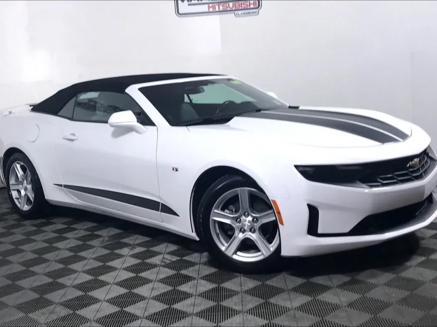 2019 Chevrolet Camaro 1LT photo 1