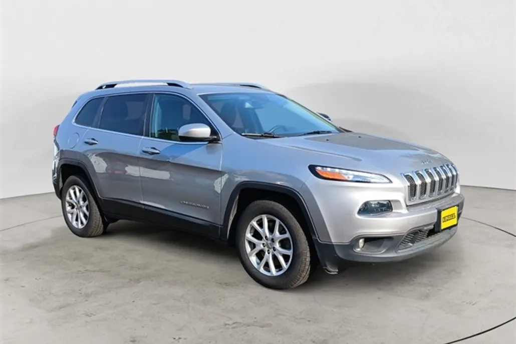 2016 Jeep Cherokee Latitude photo 1