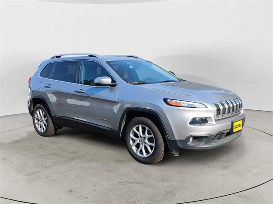 2016 Jeep Cherokee Latitude photo 1