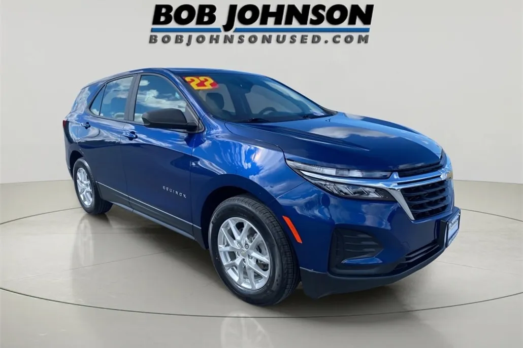 2022 Chevrolet Equinox LS photo 1