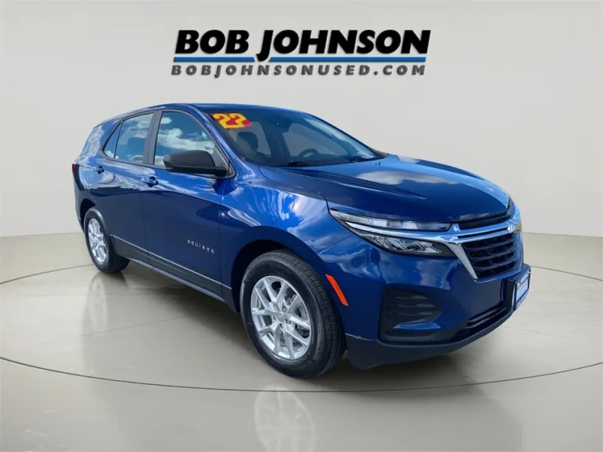 2022 Chevrolet Equinox LS photo 1