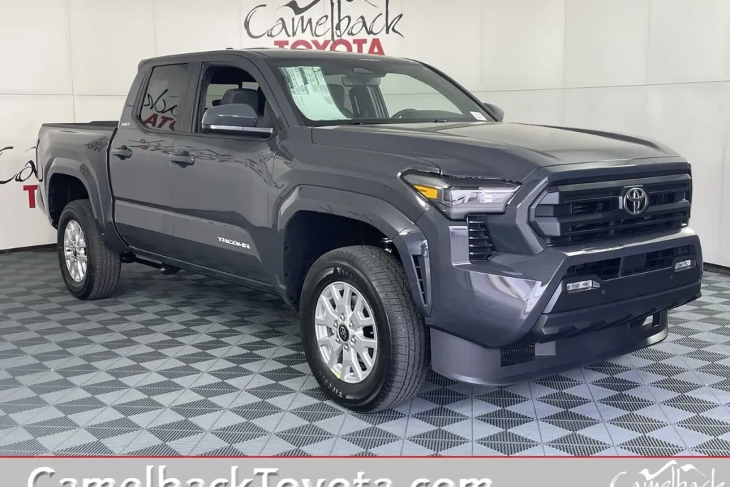 2025 Toyota Tacoma SR5 photo 1