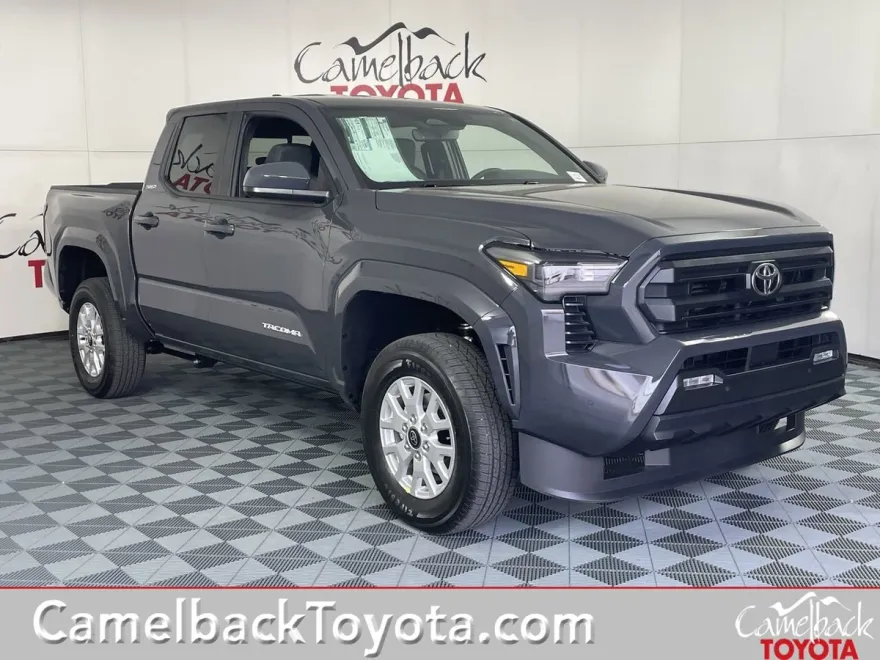 2025 Toyota Tacoma SR5 photo 1