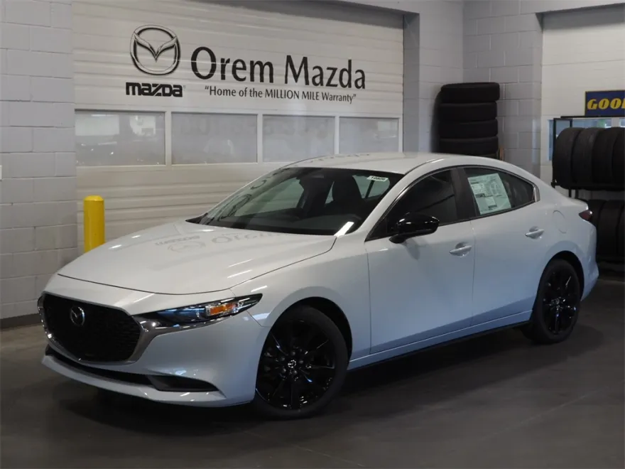 2025 Mazda Mazda3 2.5 Select Sport photo 1