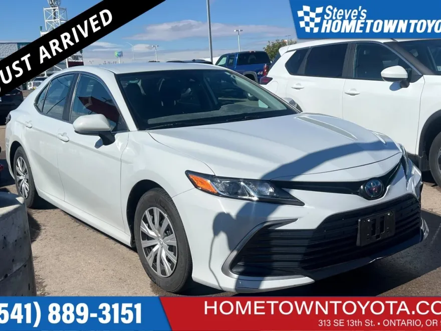 2022 Toyota Camry Hybrid LE photo 1